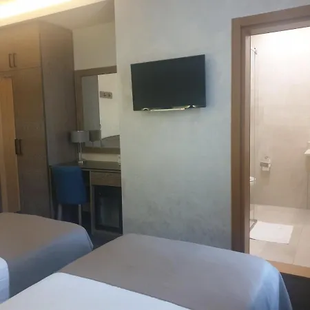 Hotel Standardna Soba Centar 205 3*